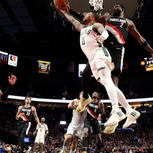 Blazers spoil Lillard’s return to Portland, Durant’s Suns eclipse Nets